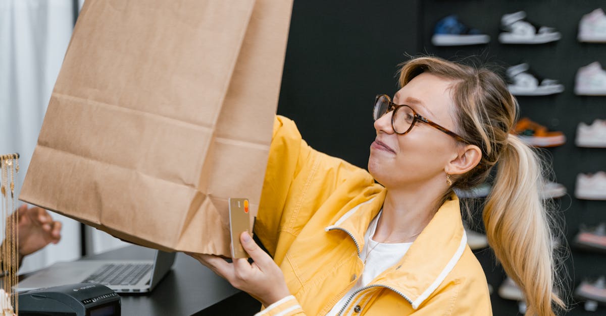 consumer spending illustration